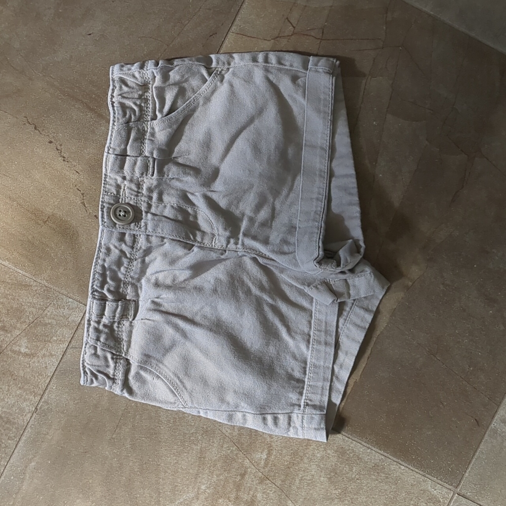 Gap khaki short 4T
